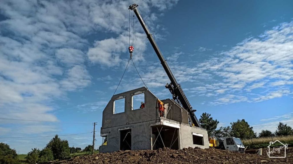 montaż ścian poddasza