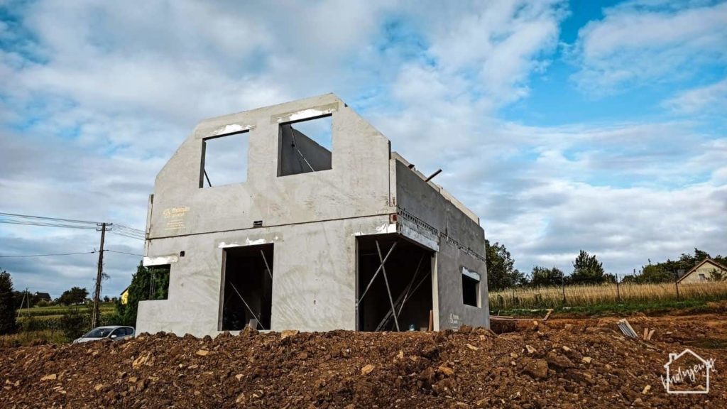 montaż ścian poddasza