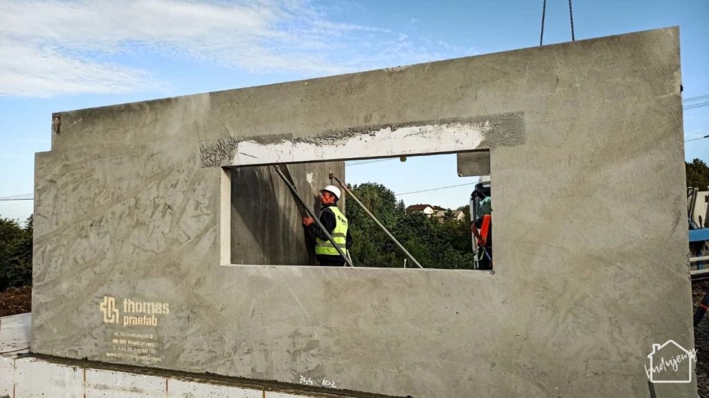 szybki montaż ścian domu