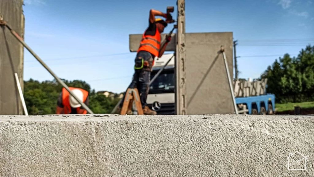 montaż ścian z keramzytu